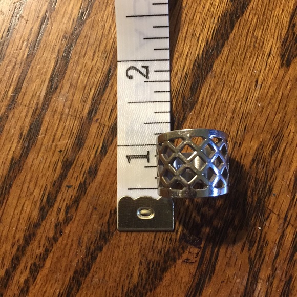 Ring - Picture 3 of 3